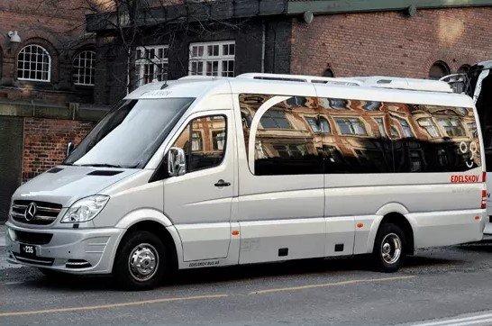 Party Bus Sarnia – Elevate Your Celebrations with Luxury on Wheels