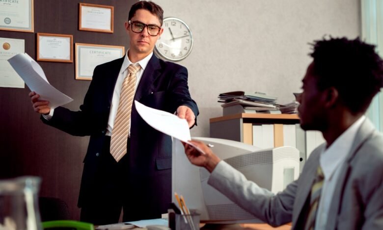 Why you Should hire a Lawyer to Draft a Service Agreement