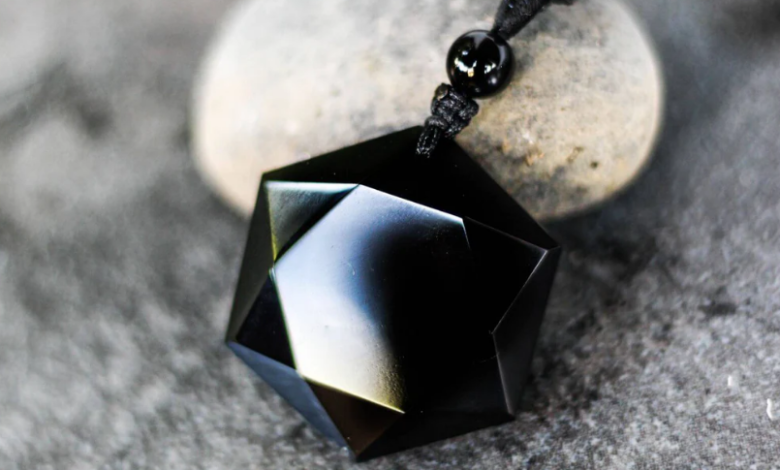 Obsidian Pendant – Meaning, Benefits, Types, and Complete Buying Guide